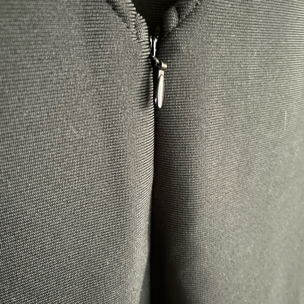 NWOT Sleeveless Deep V Back Bodycon Dress! - Picture 5 of 9